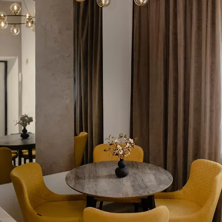 в центрі львова вул івана франка