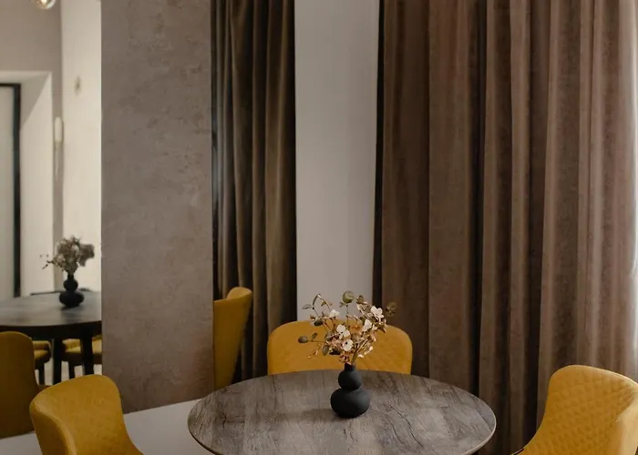 в центрі львова вул івана франка