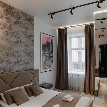 в центрі львова вул івана франка Lviv